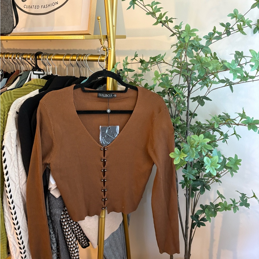 Balboa Women's Brown V-Neck Button-Up Blouse